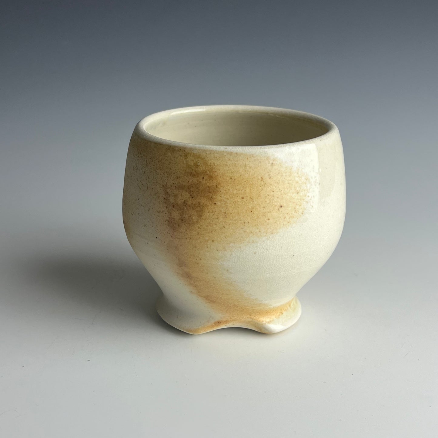 Porcelain wine cup or tea bowl