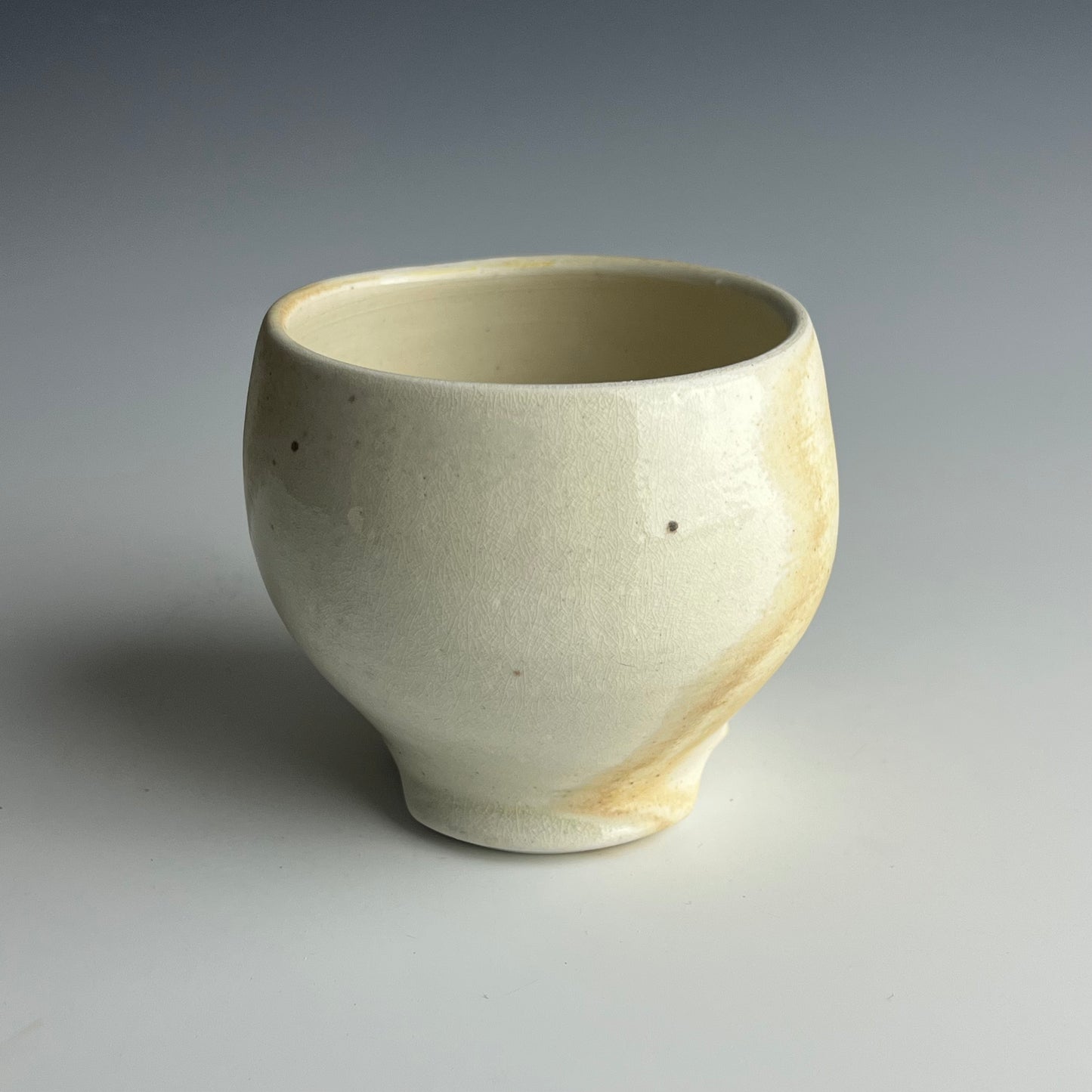 Porcelain wine cup or tea bowl