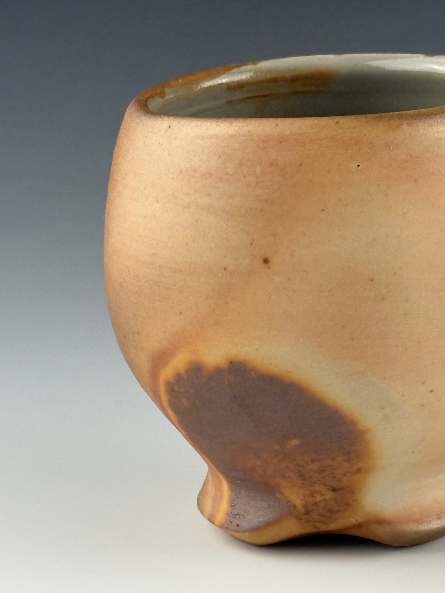 Iron stained cup for wine or tea