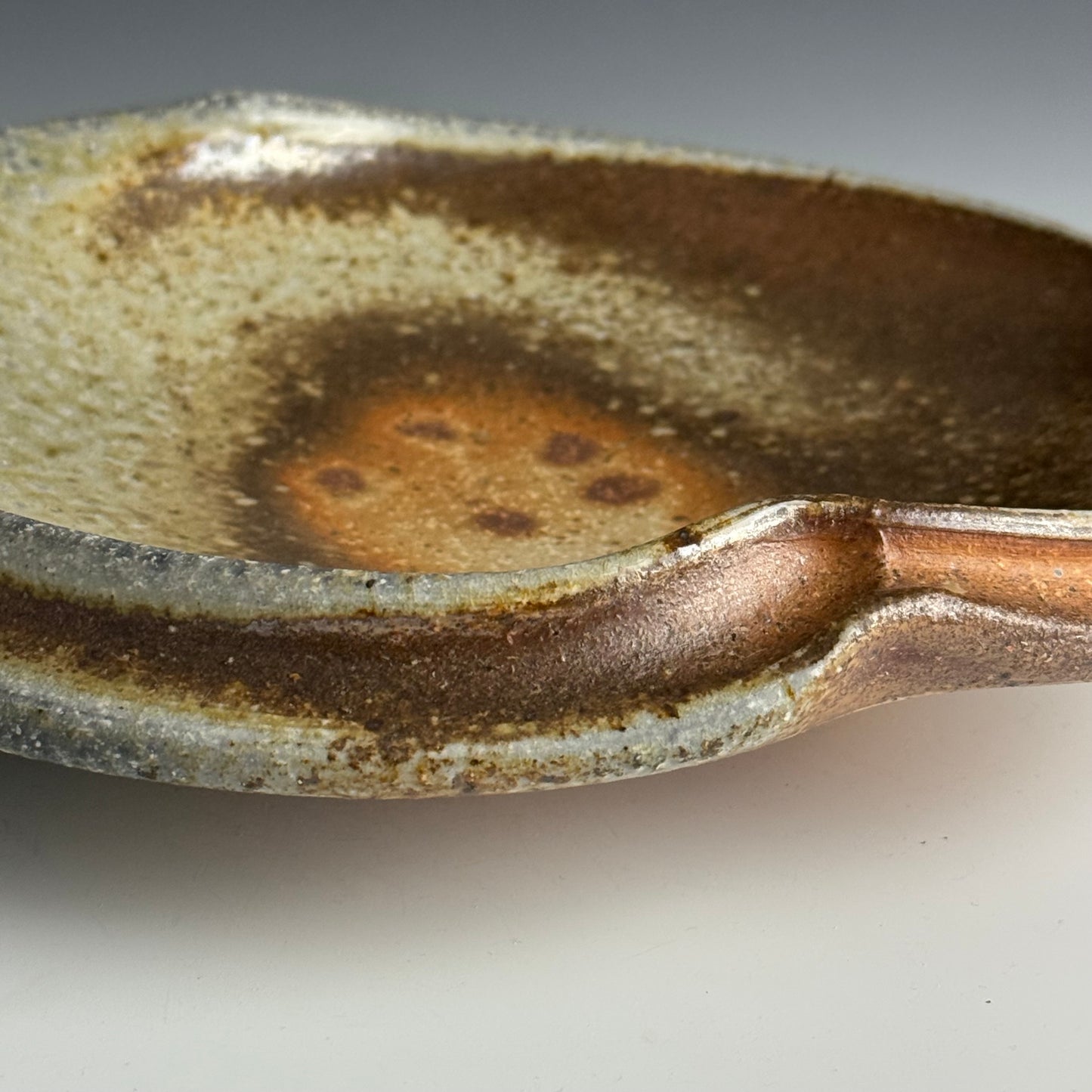 Undulating bowl