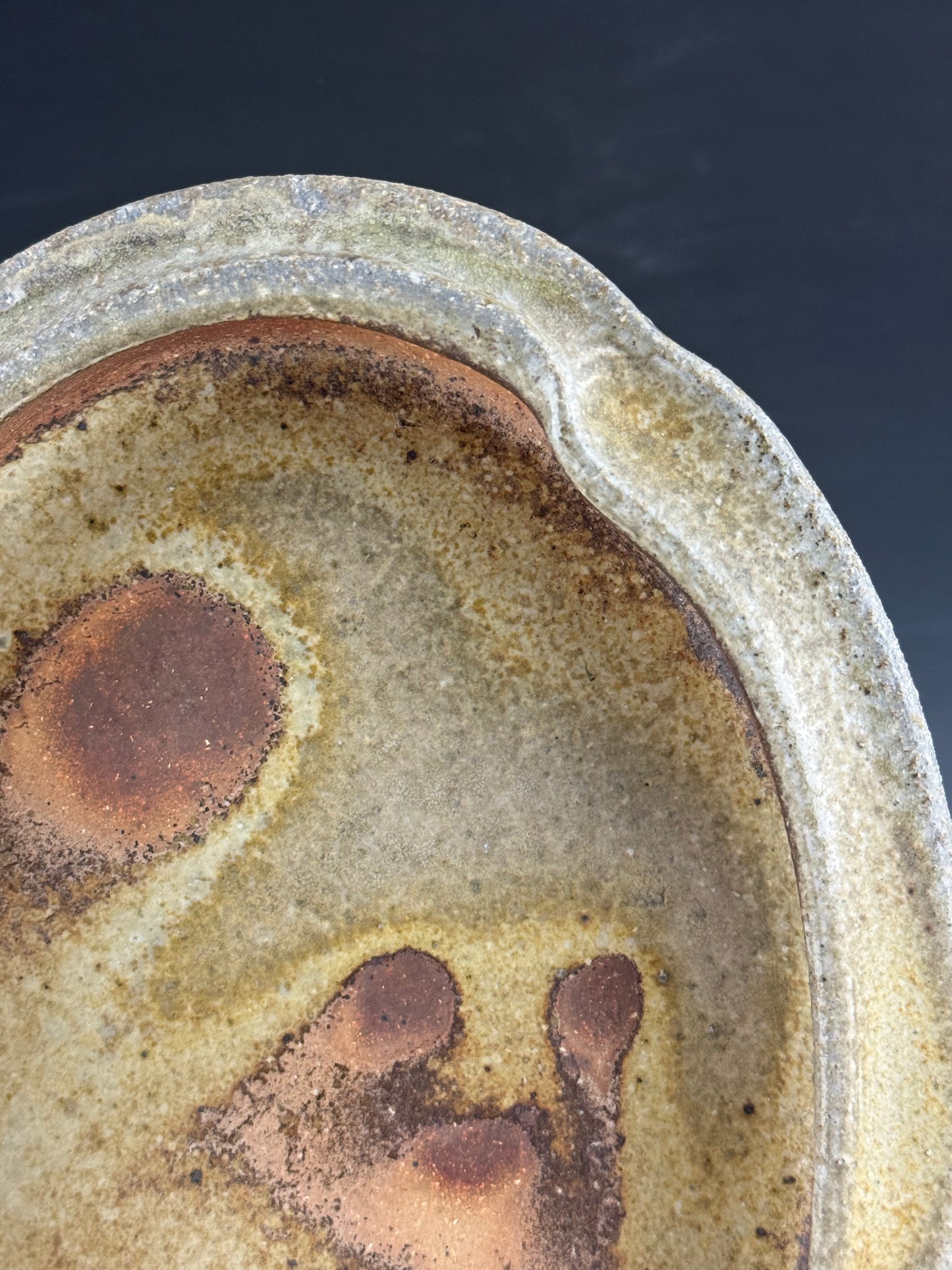 Oval serving dish