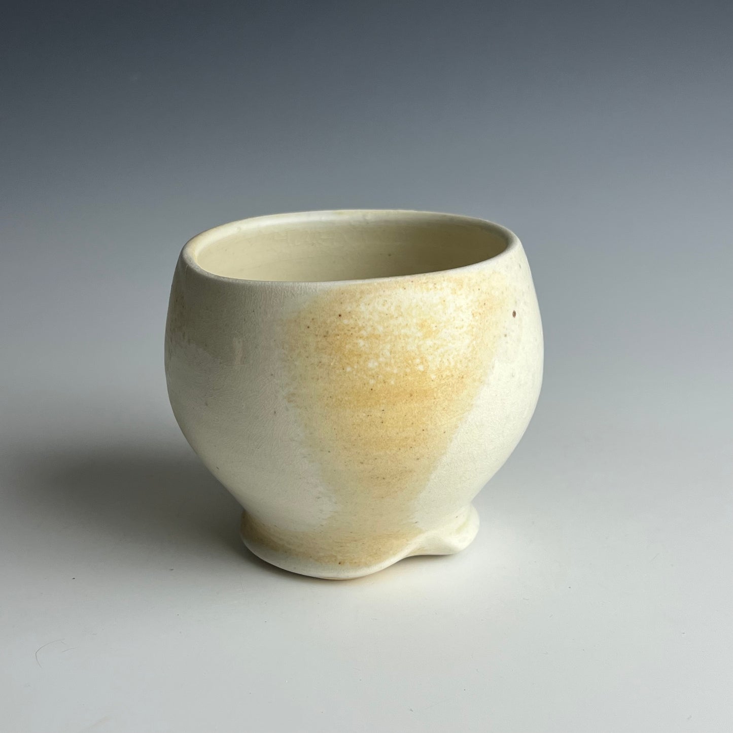 Porcelain wine cup or tea bowl