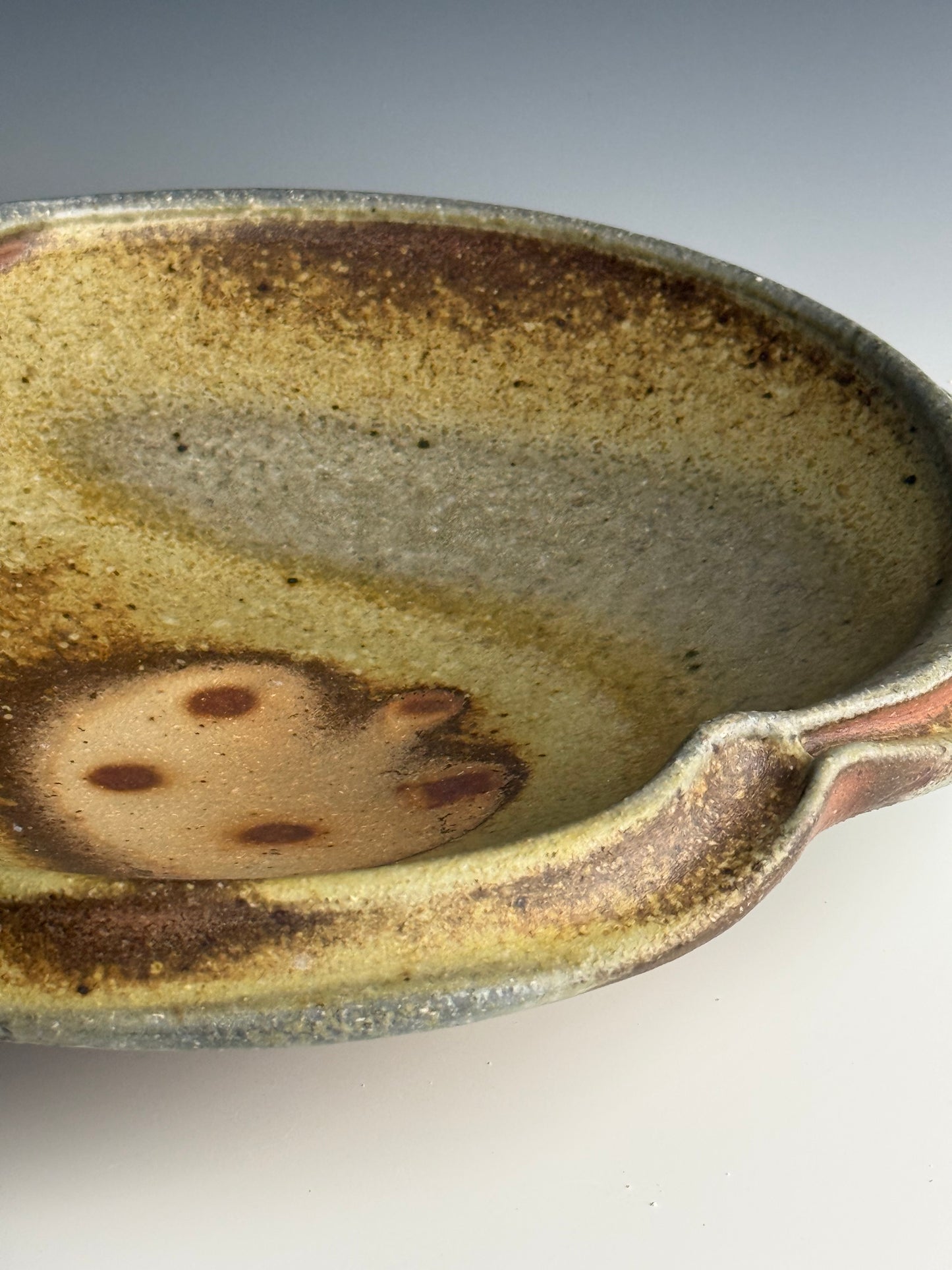 Undulating serving bowl