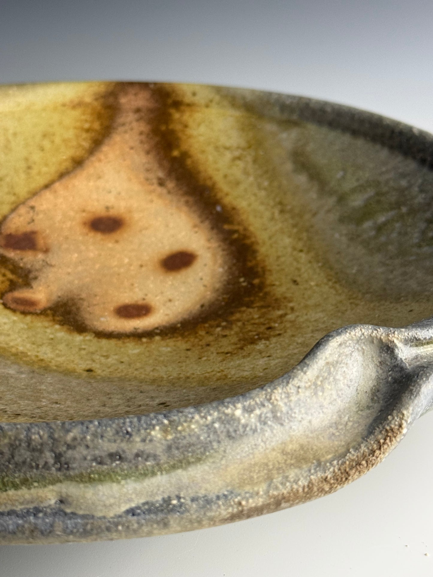 Undulating serving bowl