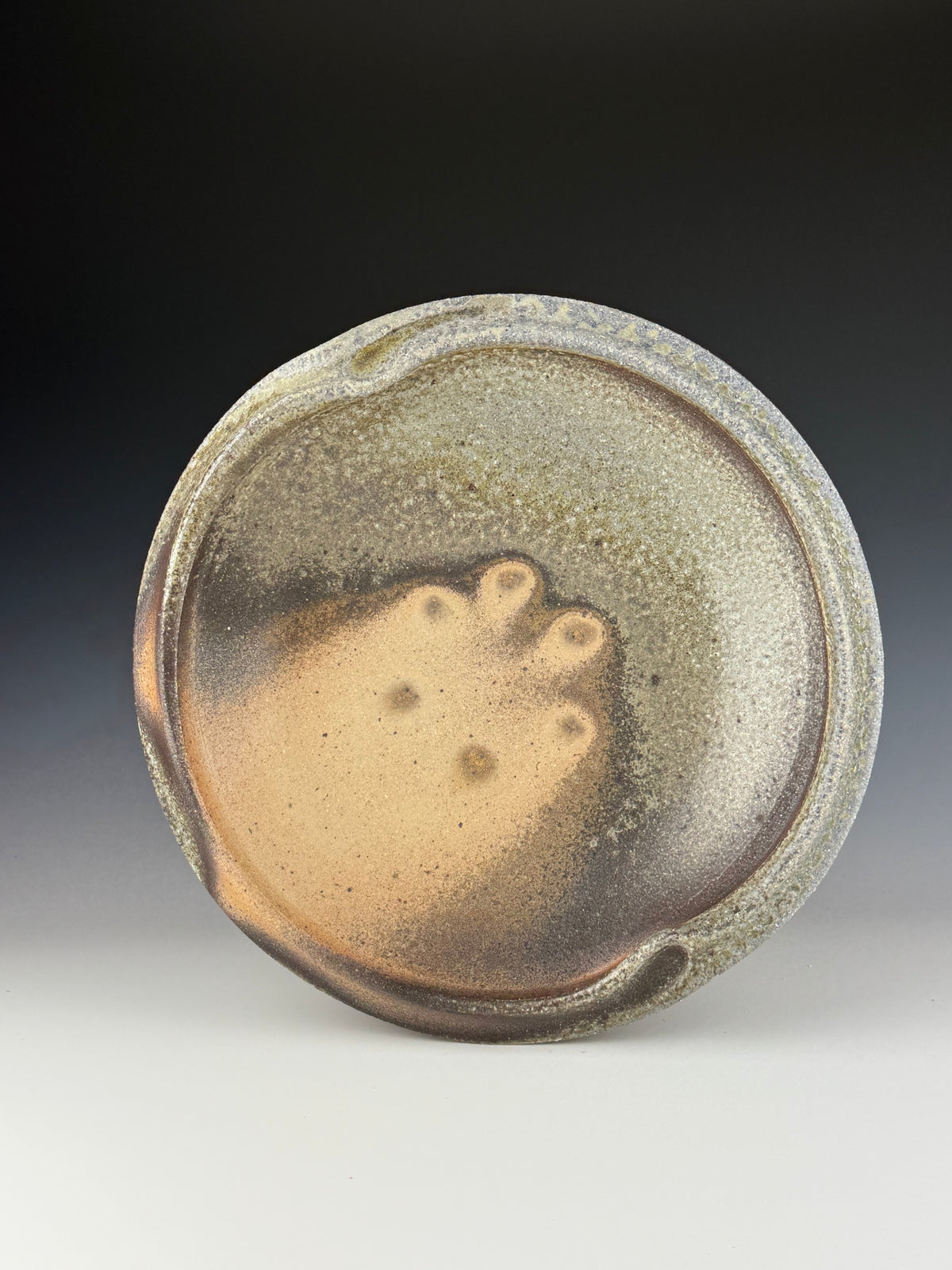 Undulating serving bowl