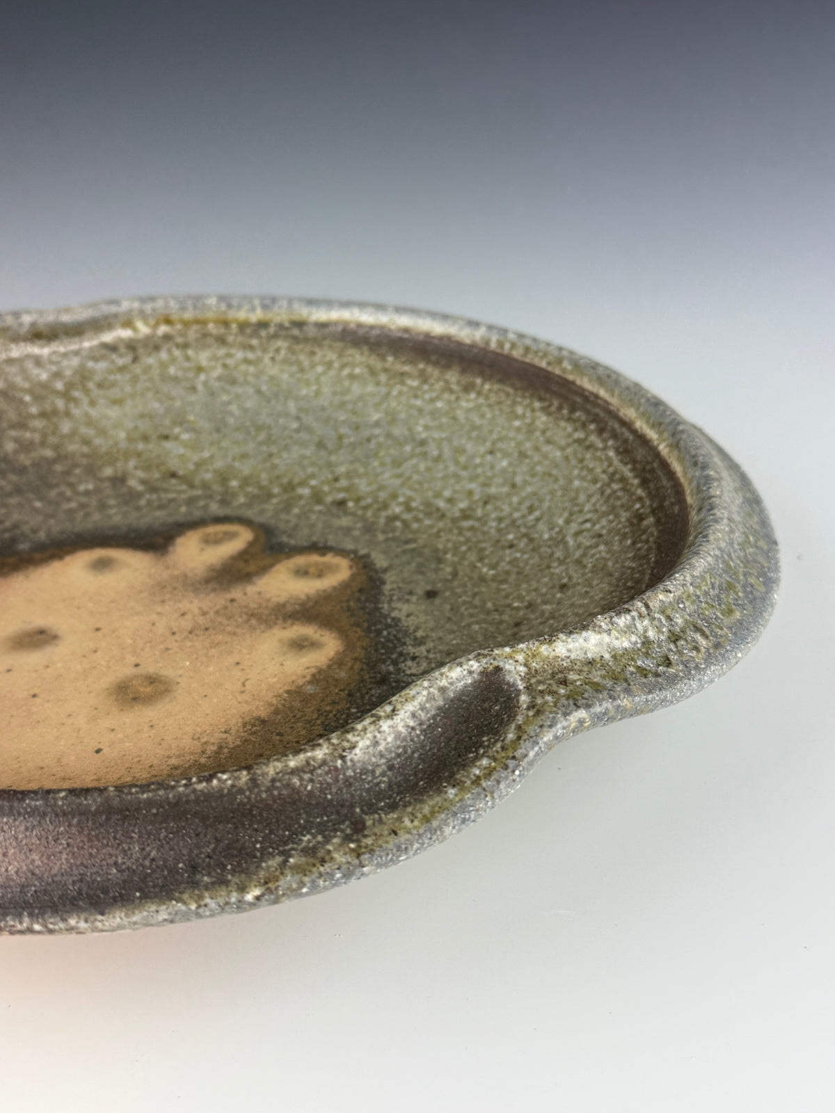 Undulating serving bowl