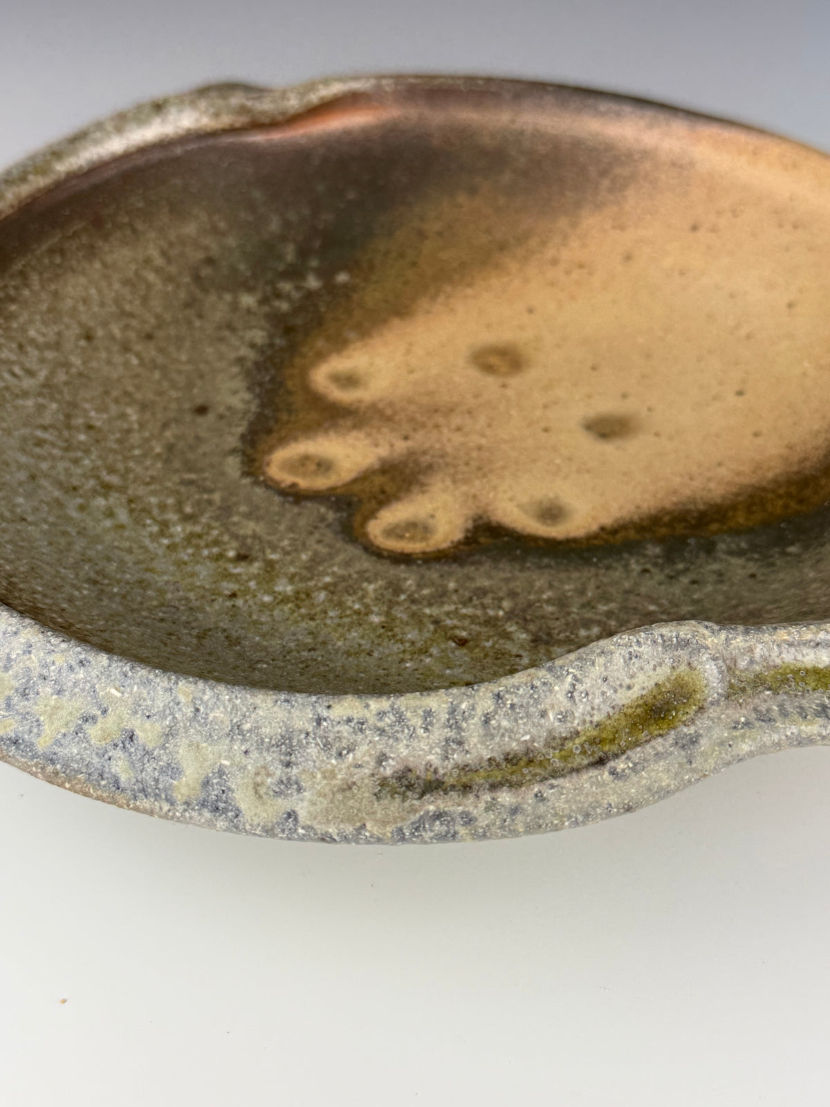 Undulating serving bowl