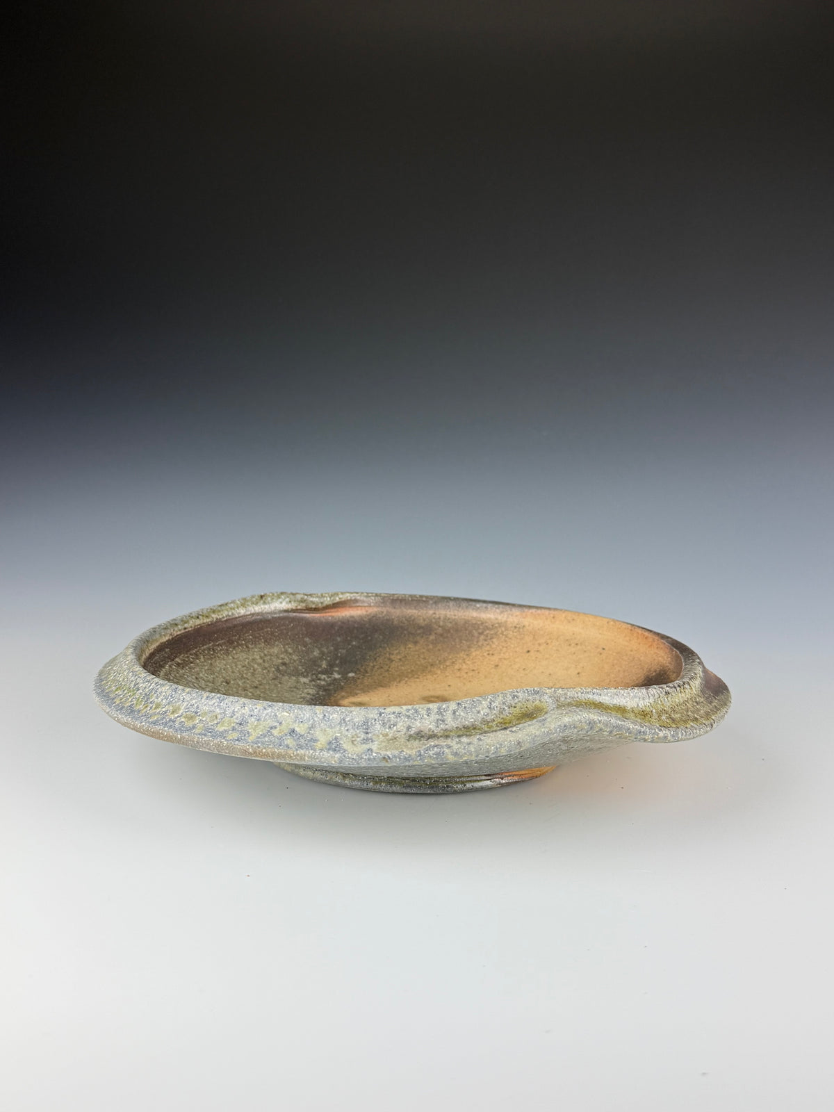 Undulating serving bowl