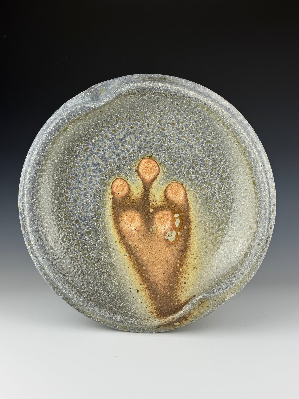 Undulating serving bowl