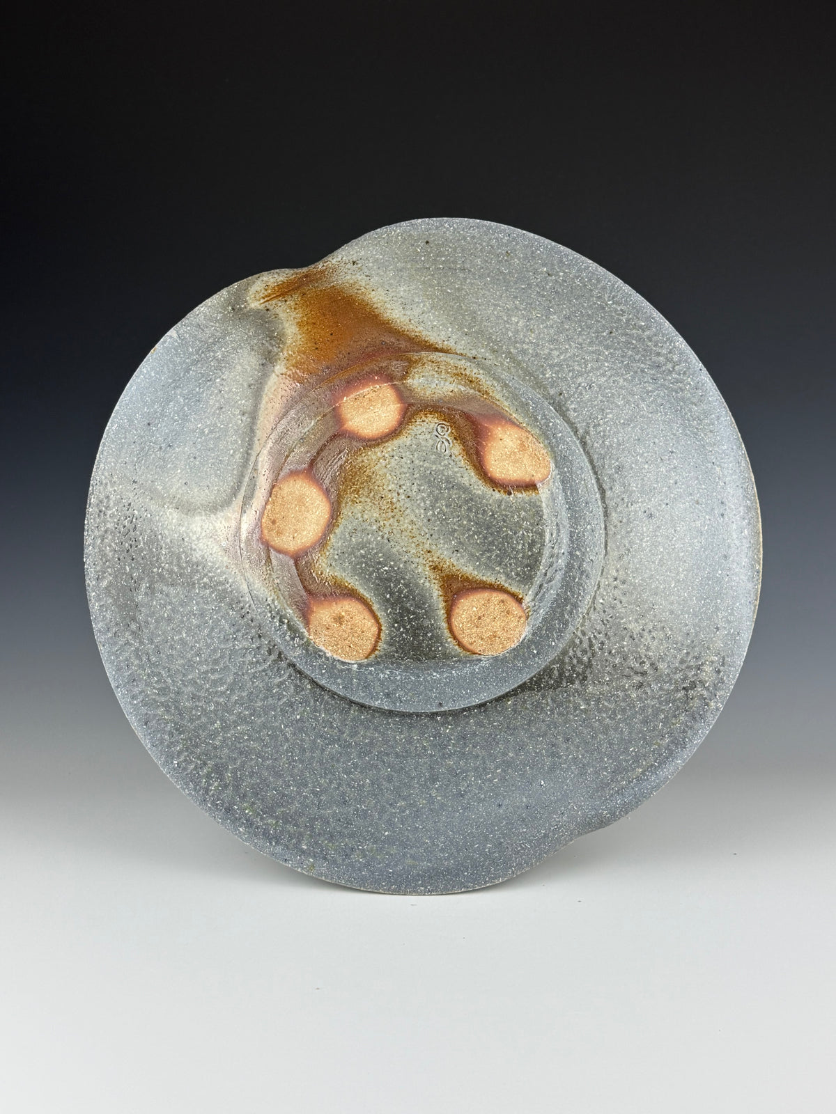 Undulating serving bowl