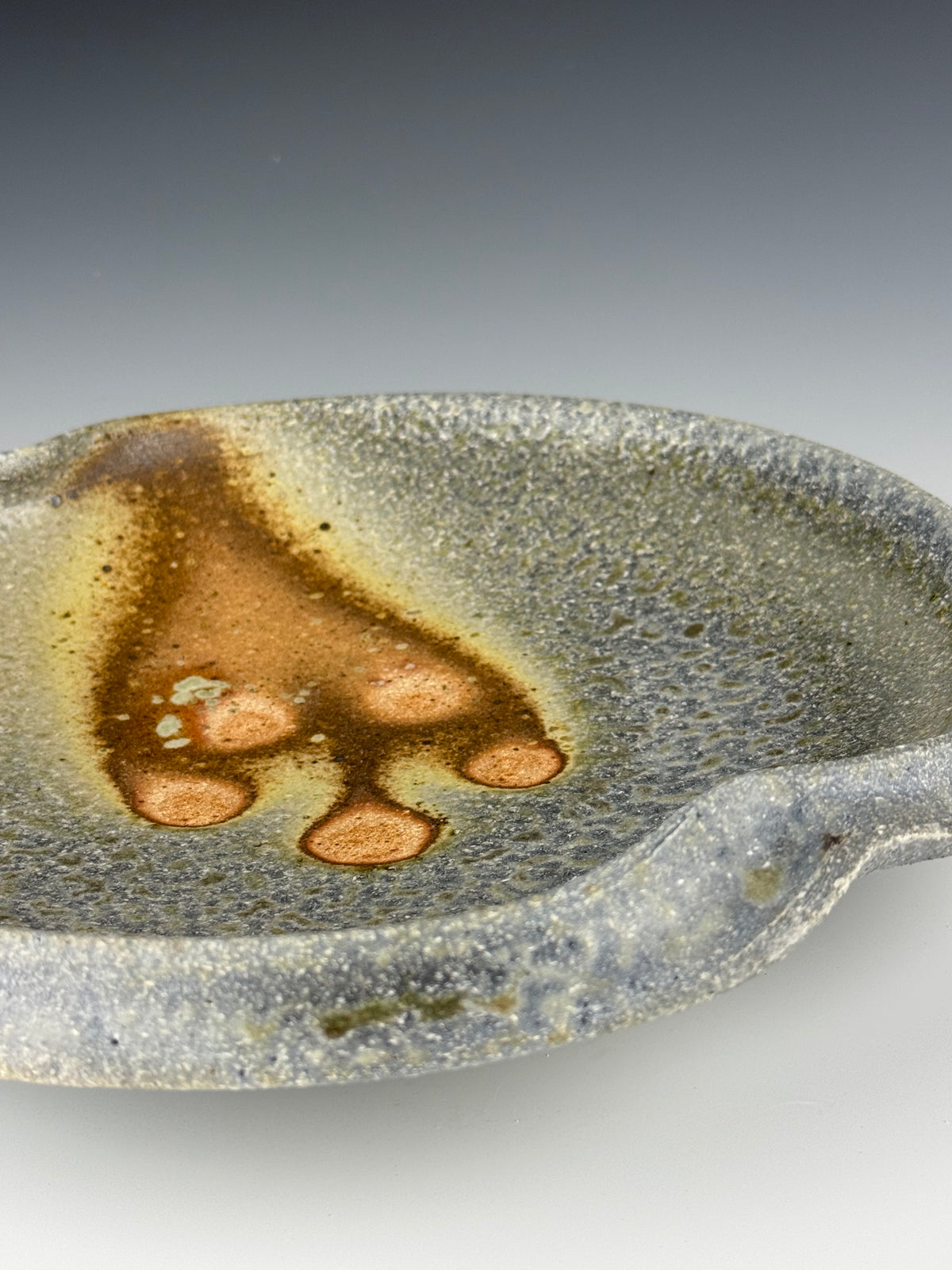 Undulating serving bowl