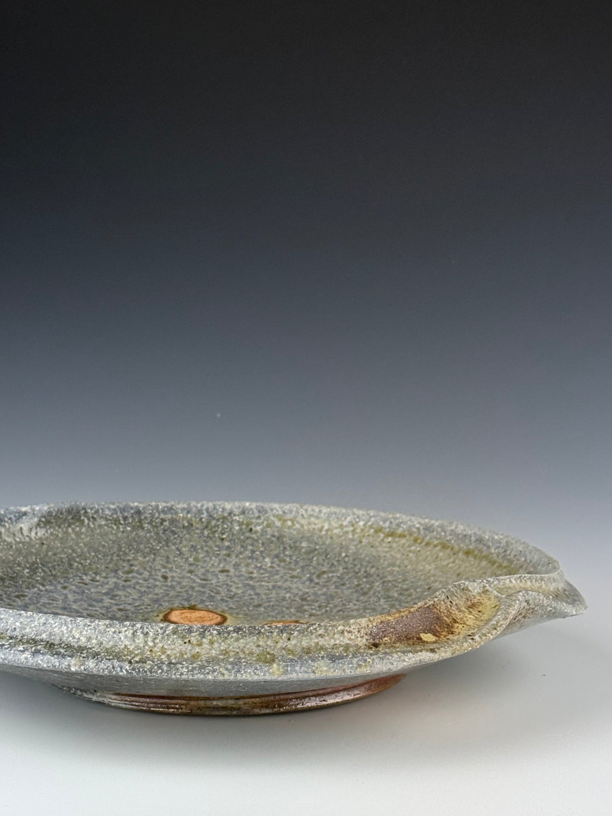 Undulating serving bowl