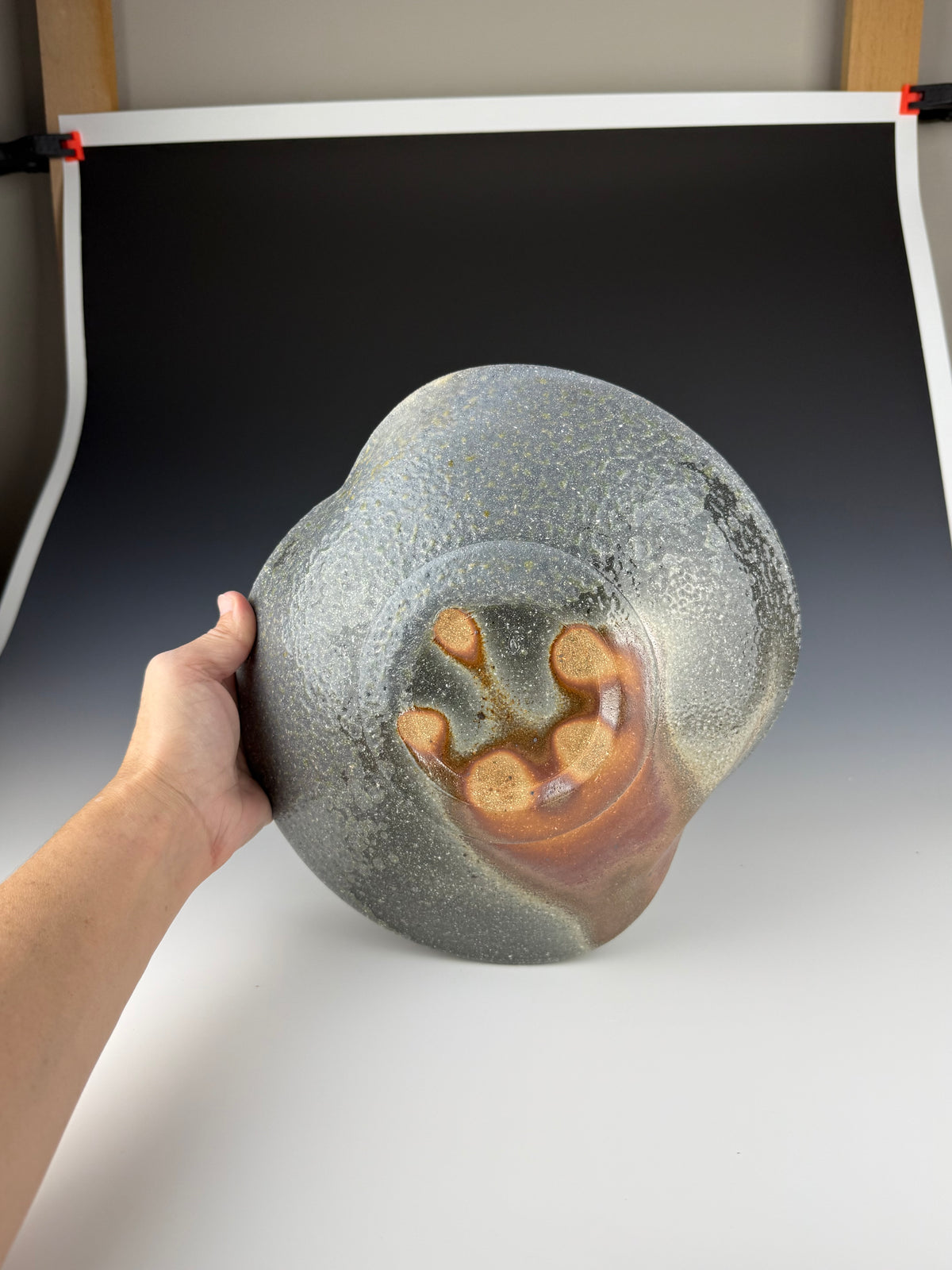 Undulating serving bowl