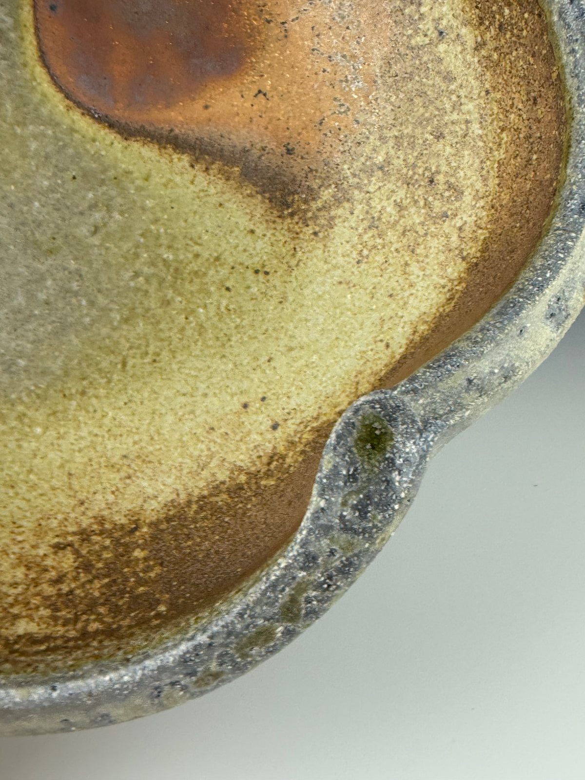 Undulating serving bowl