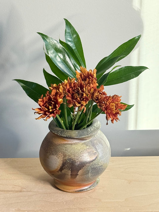 Vase with lovely flash and ash!