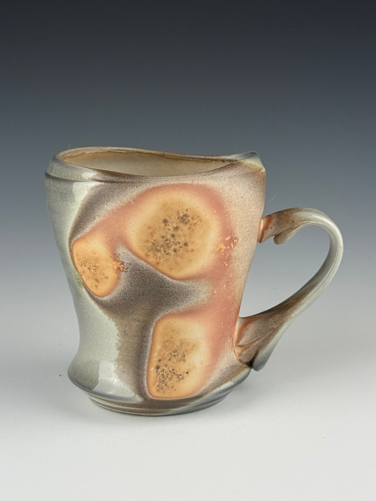 Side fired generous mug